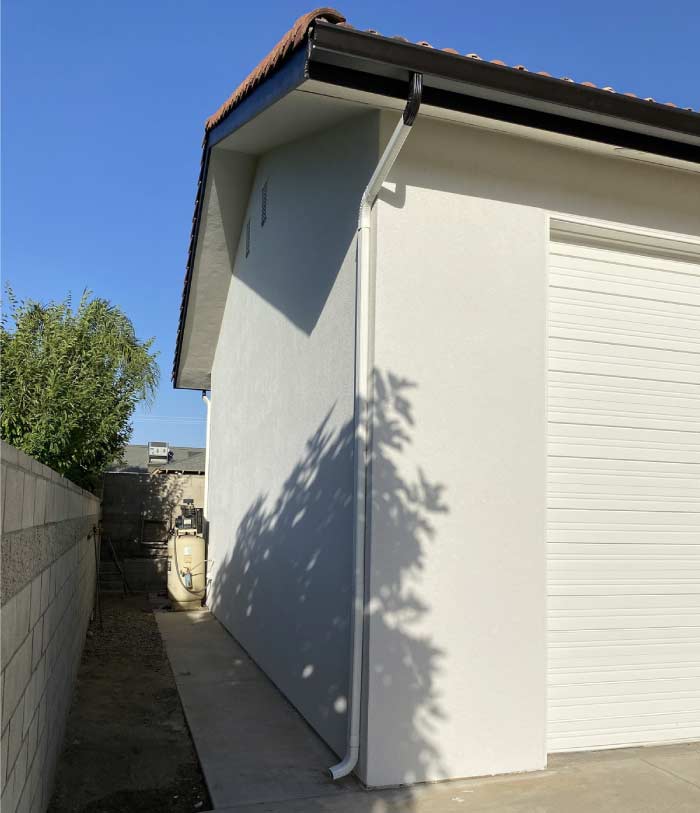 One coat foam system, with an acrylic color finish